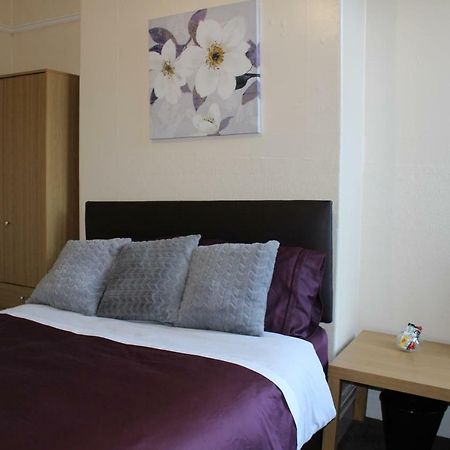 John St Town House - Self Catering - Guesthouse Style - Great Value Family And Double Rooms ワーキントン エクステリア 写真