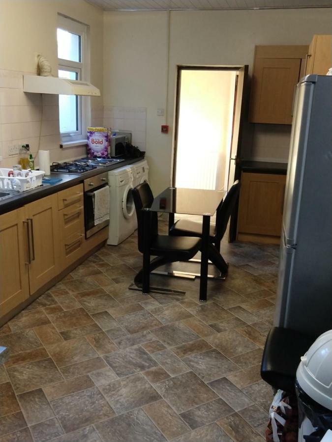 John St Town House - Self Catering - Guesthouse Style - Great Value Family And Double Rooms ワーキントン エクステリア 写真