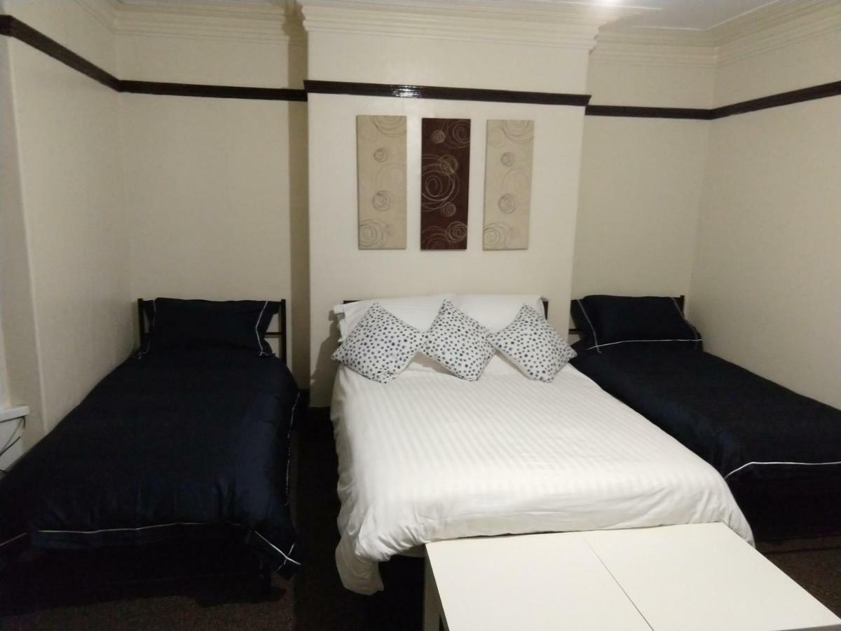 John St Town House - Self Catering - Guesthouse Style - Great Value Family And Double Rooms ワーキントン エクステリア 写真