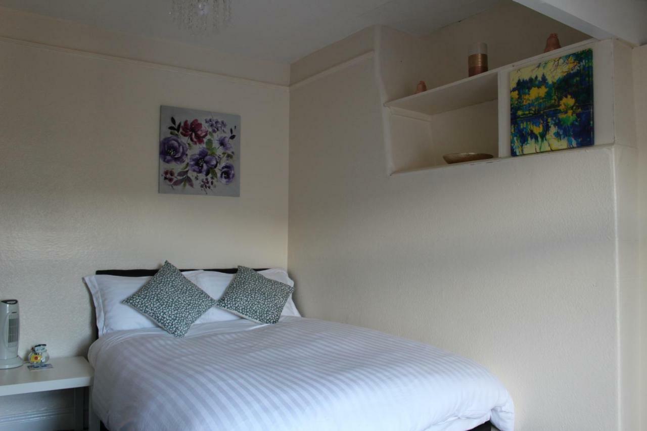 John St Town House - Self Catering - Guesthouse Style - Great Value Family And Double Rooms ワーキントン エクステリア 写真