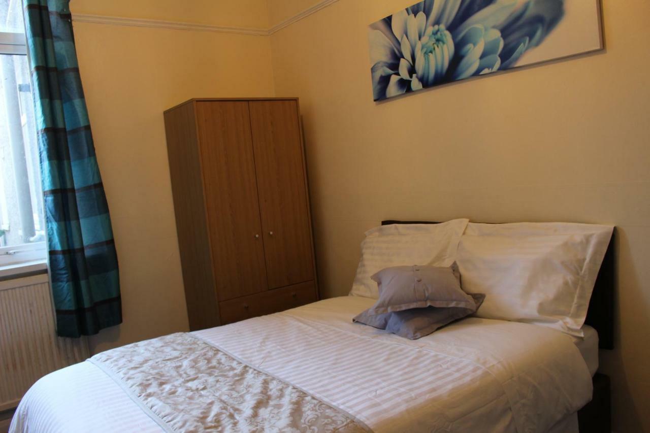 John St Town House - Self Catering - Guesthouse Style - Great Value Family And Double Rooms ワーキントン エクステリア 写真