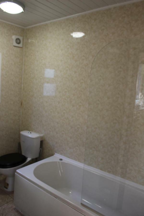 John St Town House - Self Catering - Guesthouse Style - Great Value Family And Double Rooms ワーキントン エクステリア 写真