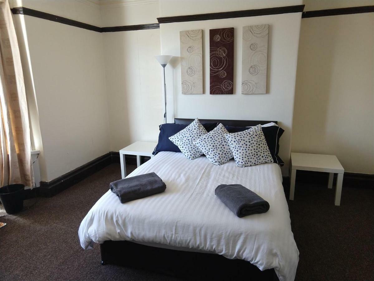 John St Town House - Self Catering - Guesthouse Style - Great Value Family And Double Rooms ワーキントン エクステリア 写真